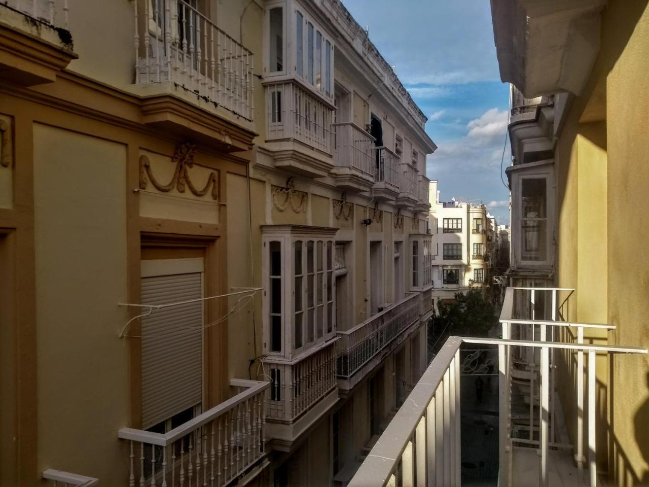 Apartamentos Columela Cádiz Exterior foto